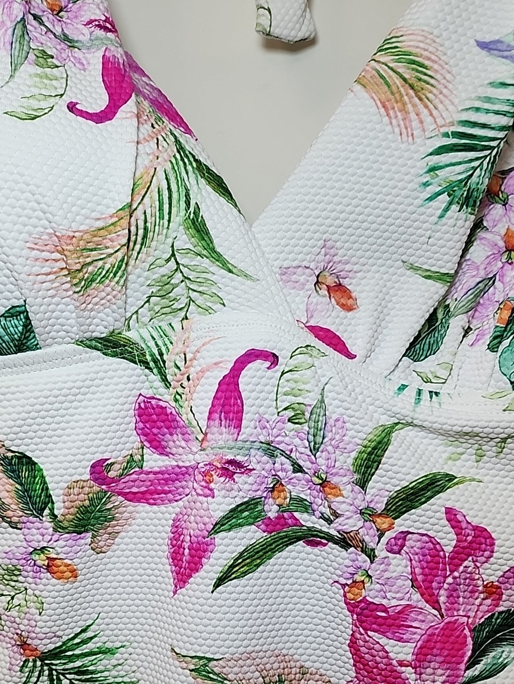 La Blanca halter tankini top v-neckline tropical floral print white/pink Size 12 - Picture 5 of 16